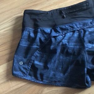 Size 6 lululemon shorts